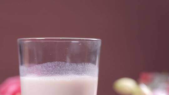 酸奶牛奶豆浆蛋白质