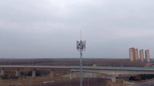 航拍 在高铁道路旁的通讯基站4视频素材模板下载