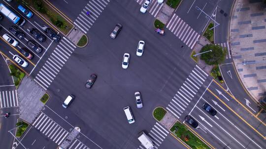 航拍深圳龙华大道民乐路十字路口交通B