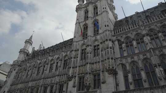 比利时广场上的古典建筑