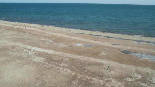 青海海南青海湖湖面航拍视频