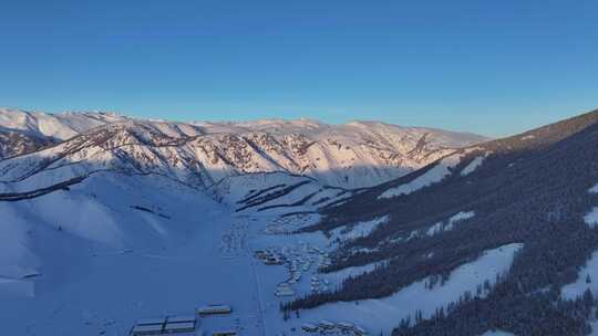 震撼航拍雪山空景