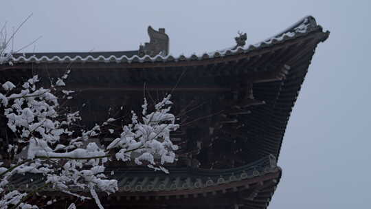 杭州径山寺中式古建筑寺庙雪景