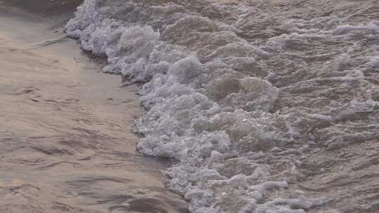 河流 流水 水面 奔流 江河 波涛 波浪翻滚