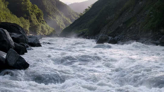 山涧急流湍流河水视频素材模板下载