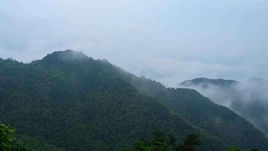 云雾缭绕的大山高山延时摄影