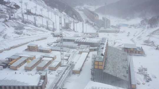 航拍河北省张家口崇礼区密苑云顶乐园滑雪场