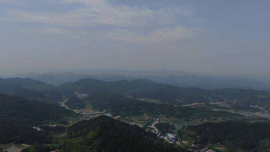 航拍绿色植物森林丘陵山川