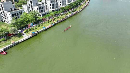 河上龙舟比赛航拍画面