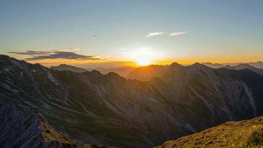 阿尔卑斯山脉山顶日出延时视频素材模板下载