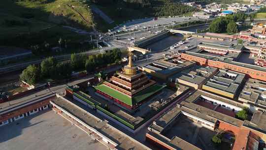 甘肃甘南州拉不楞寺贡唐宝塔早晨日出4k航拍