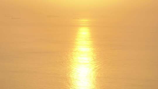 海面日出金色光影