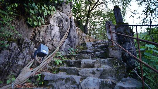 阳朔公园里的登山古道