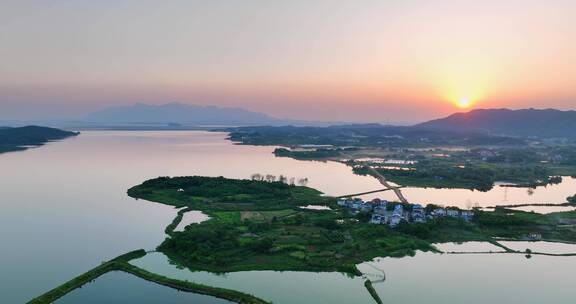 航拍夕阳下九江鄱阳湖