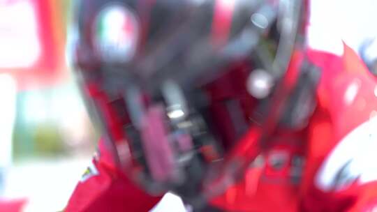 杜卡迪街霸摩托车的镜头照视频素材模板下载