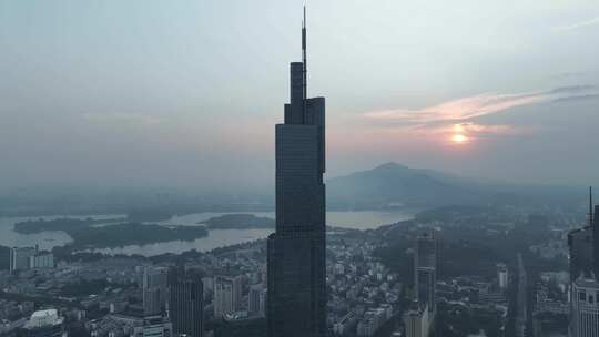 中国江苏省南京市玄武区紫峰大厦城市天际线