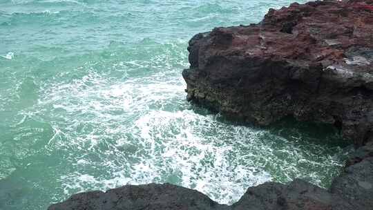 广西北海涠洲岛大海南岸鳄鱼山火山口旅游