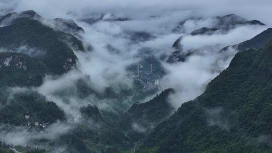 航拍雨后山村云雾 4k 超清素材