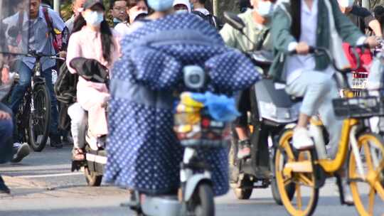 路口电动车大军