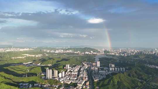 深圳城市风光：雨后彩虹航拍
