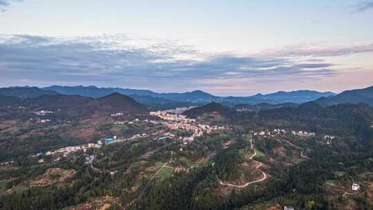 晴天大山森林小镇航拍延时