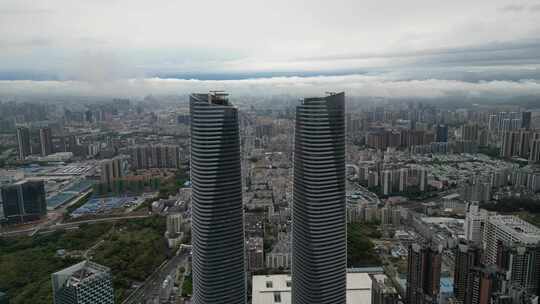 深圳龙岗区坂田星河双子塔平流雾云海