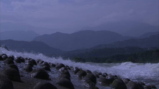 旅游景区 鱼嘴分水堤水流 堤面近景