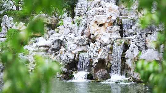 传统中式园林花园假山太湖石瀑布