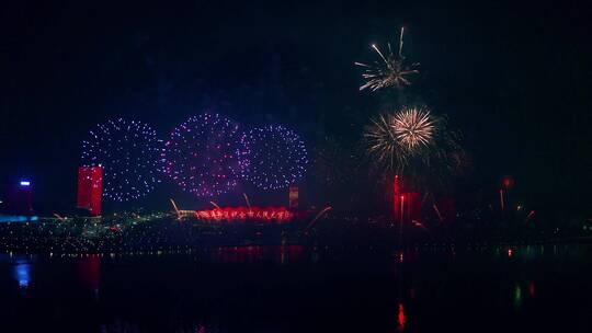 烟花 城市烟花 节日庆祝 西安奥体中心夜景