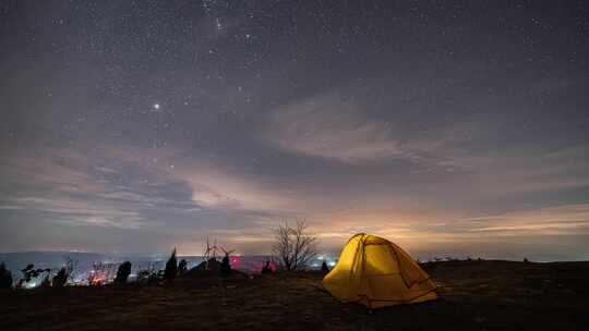 户外山顶露营星空延时