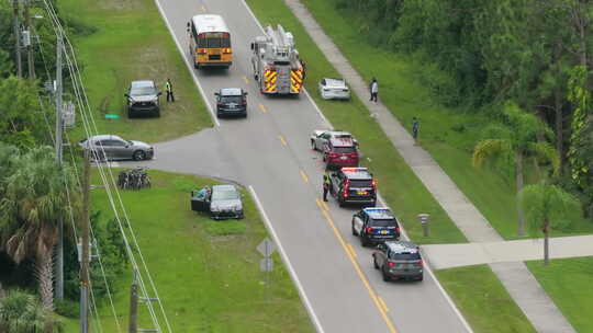 佛罗里达州紧急服务中心美国街道车祸现场的