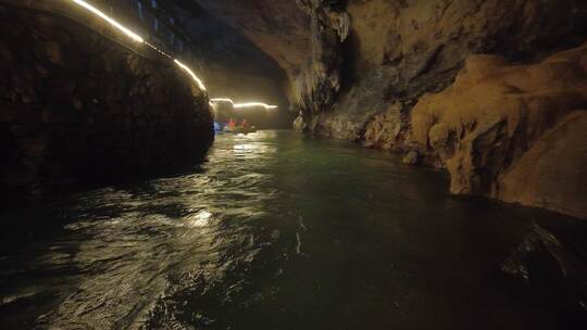 湖南郴州北湖万华岩溶洞漂流5