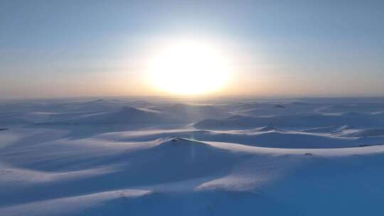 无人机拍摄冬天内蒙古草原雪原暮色