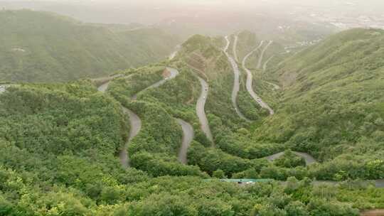 航拍陕西西安市骊山盘山路