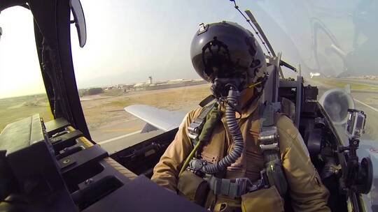 霹雳战斗机起飞的驾驶舱视图视频素材模板下载