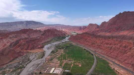 独库公路红山石林