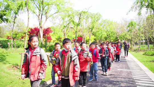 春游 孩子 小学生 游玩