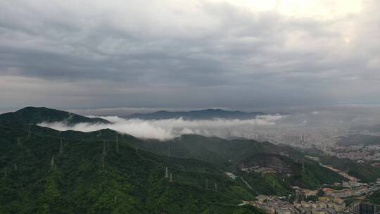 深圳阳台山云雾飘绕