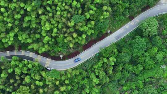 航拍汽车行驶在盘山公路