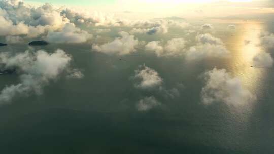 云海航拍海天日出天际浩瀚阳光海面俯瞰大海