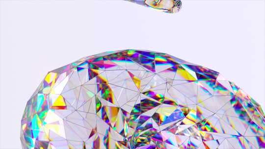 透明液体流动到具有彩虹反射的几何钻石表面