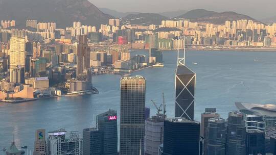 太平山顶俯瞰香港维多利亚港