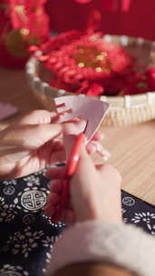 春节剪纸剪窗花红纸