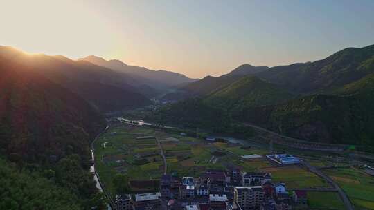 航拍杭州富阳山川河流唯美日出日落