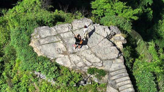 湘西天问台游客航拍