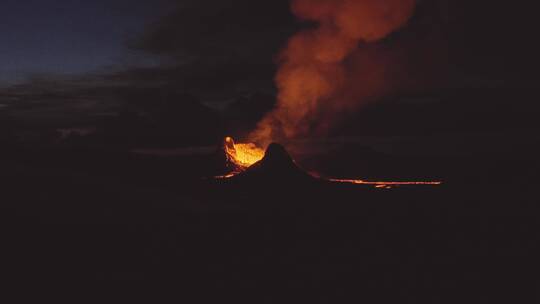 冰岛火山喷发