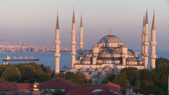 黄昏时分土耳其伊斯坦布尔的蓝色清真寺