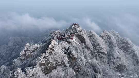 湖北武当山天柱峰金顶太和宫雪后云海航拍