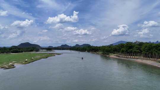 桂林夏季漓江风景区