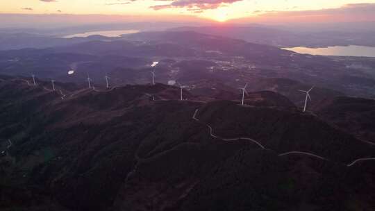 云南玉溪市磨豆山风力发电机风车风电航拍